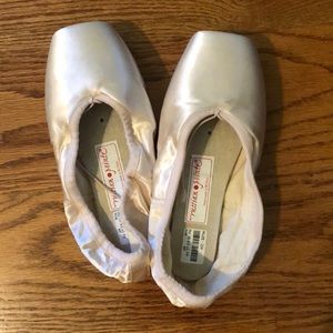 Russian Pointe Shoes
